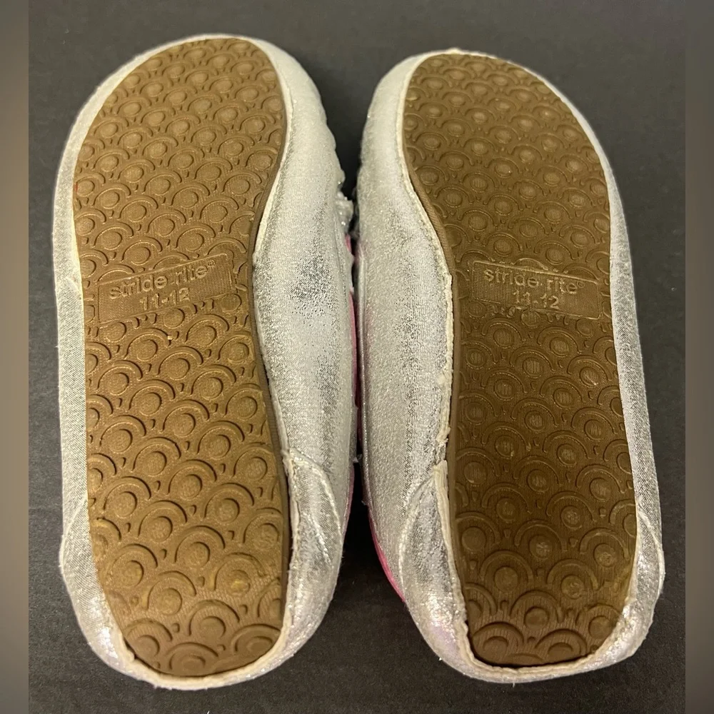 Stride‎ Rite- Silver Girls Moccasins- Size: 11/12, Pre-Owned